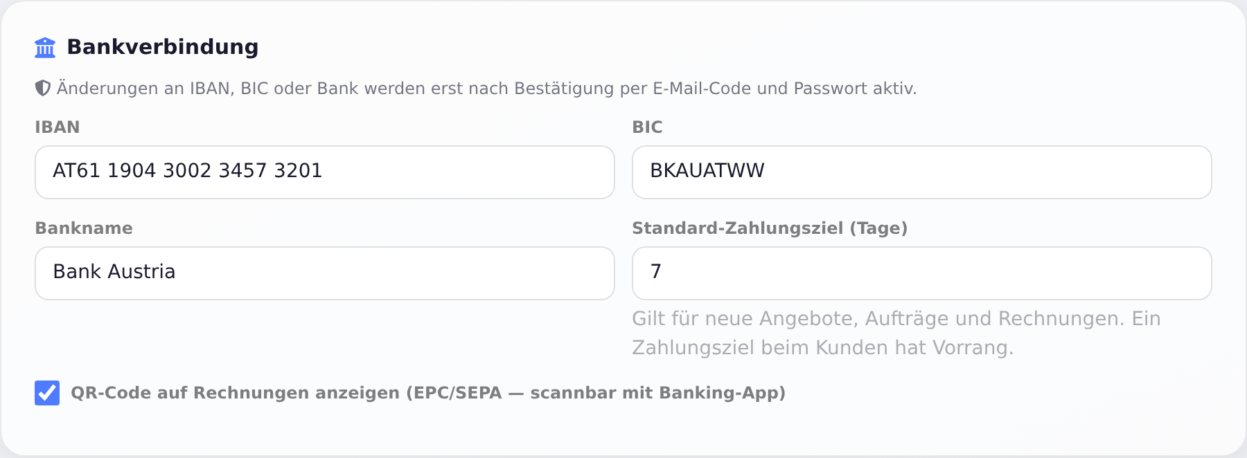 Firmenstammdaten – Bankverbindung mit Zahlungsziel und QR-Code